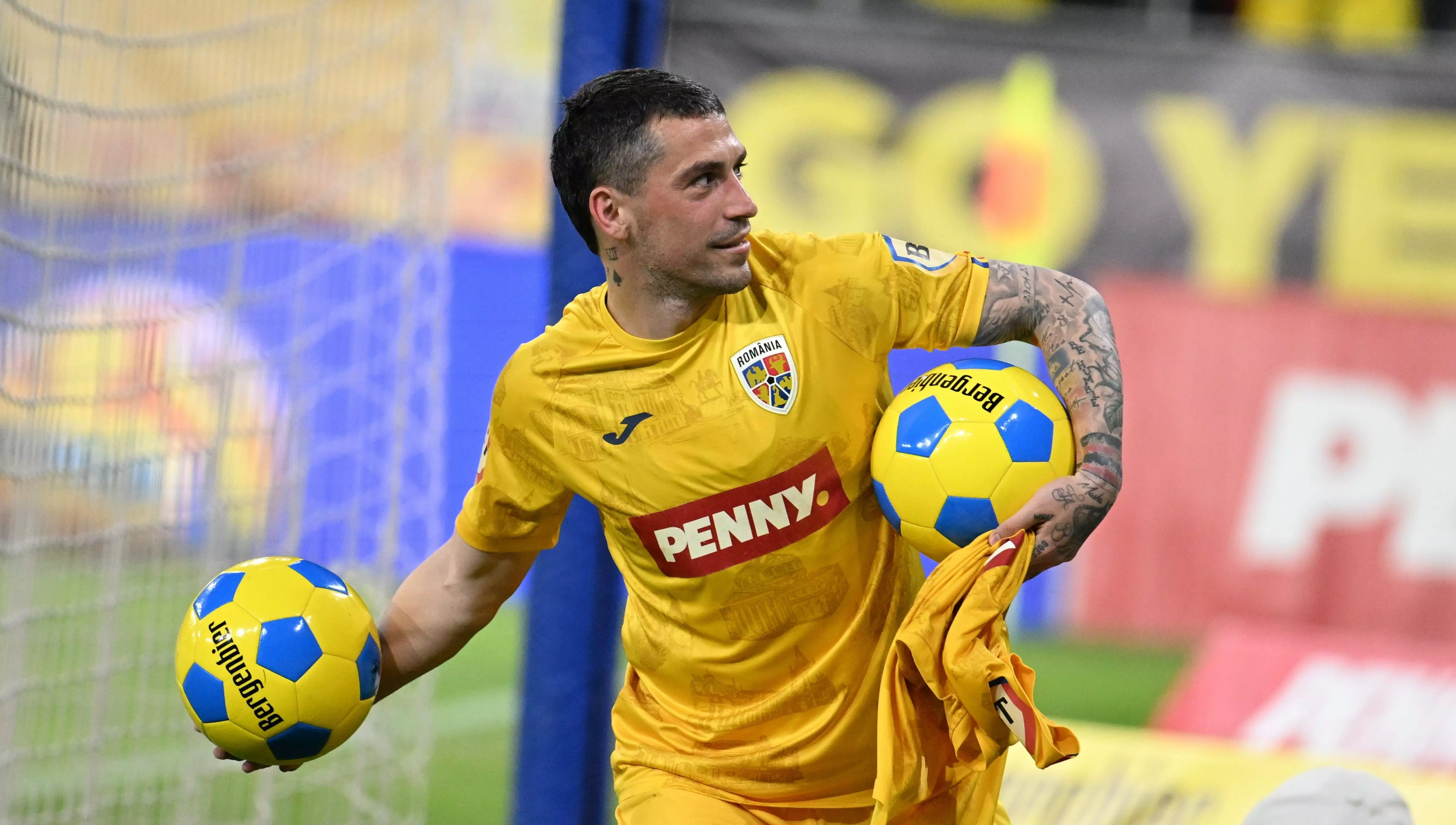 VIDEO EXCLUSIV Chemat de FCSB și U Cluj, Nicolae Stanciu primește un mesaj dur: "N-are loc / N-are ce să caute aici!"